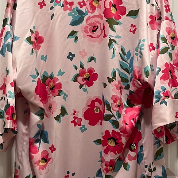 Soho Apparel Floral Robe - Picture 4 of 5